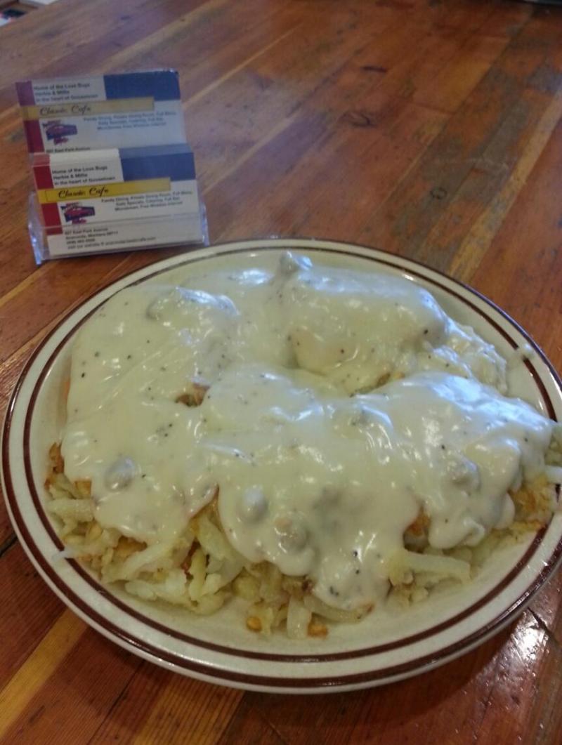 Biscuits, country sausage gravy & hashbrowns